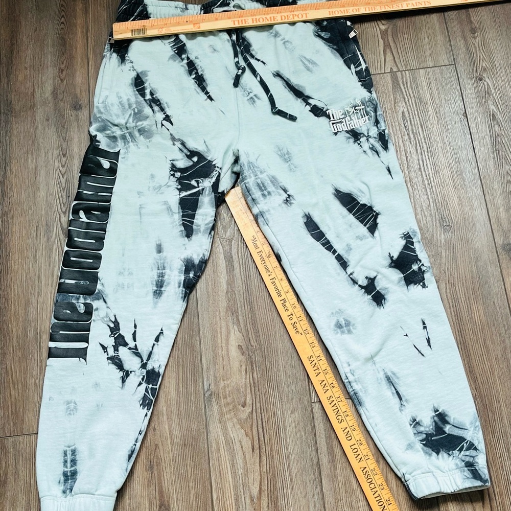 PALACE Black and White Tie Dye Sweatpants - Picture 5 of 10